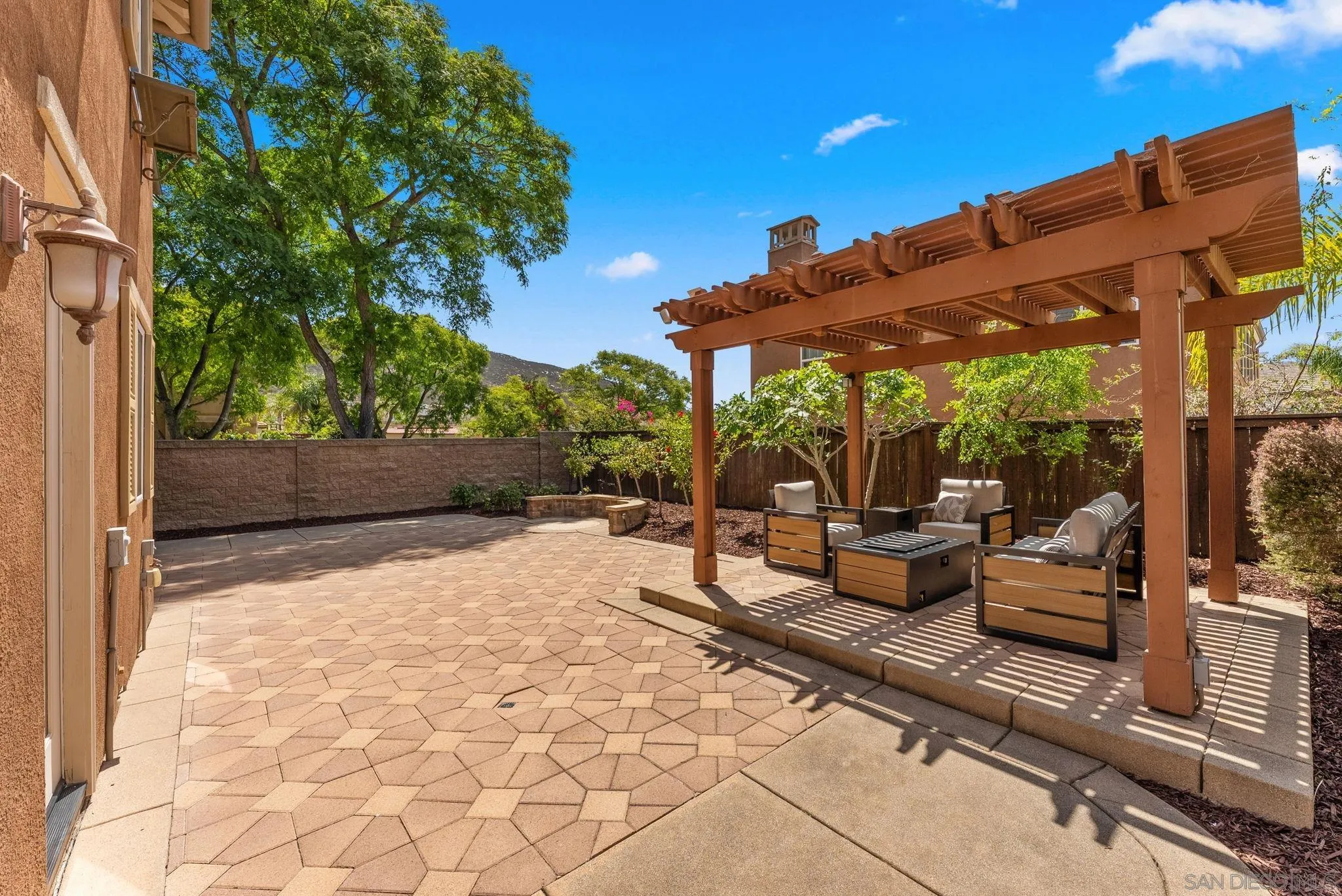 10449 Monterey Ridge Dr