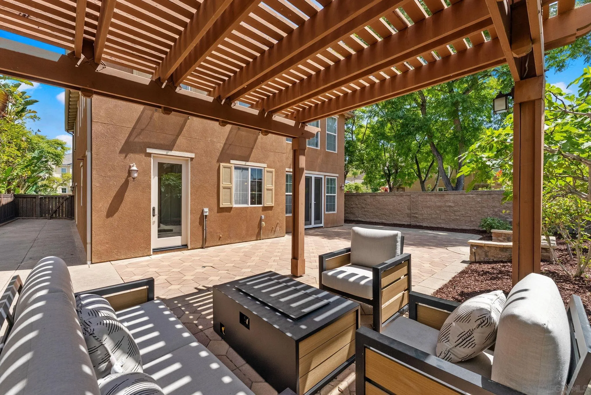 10449 Monterey Ridge Dr