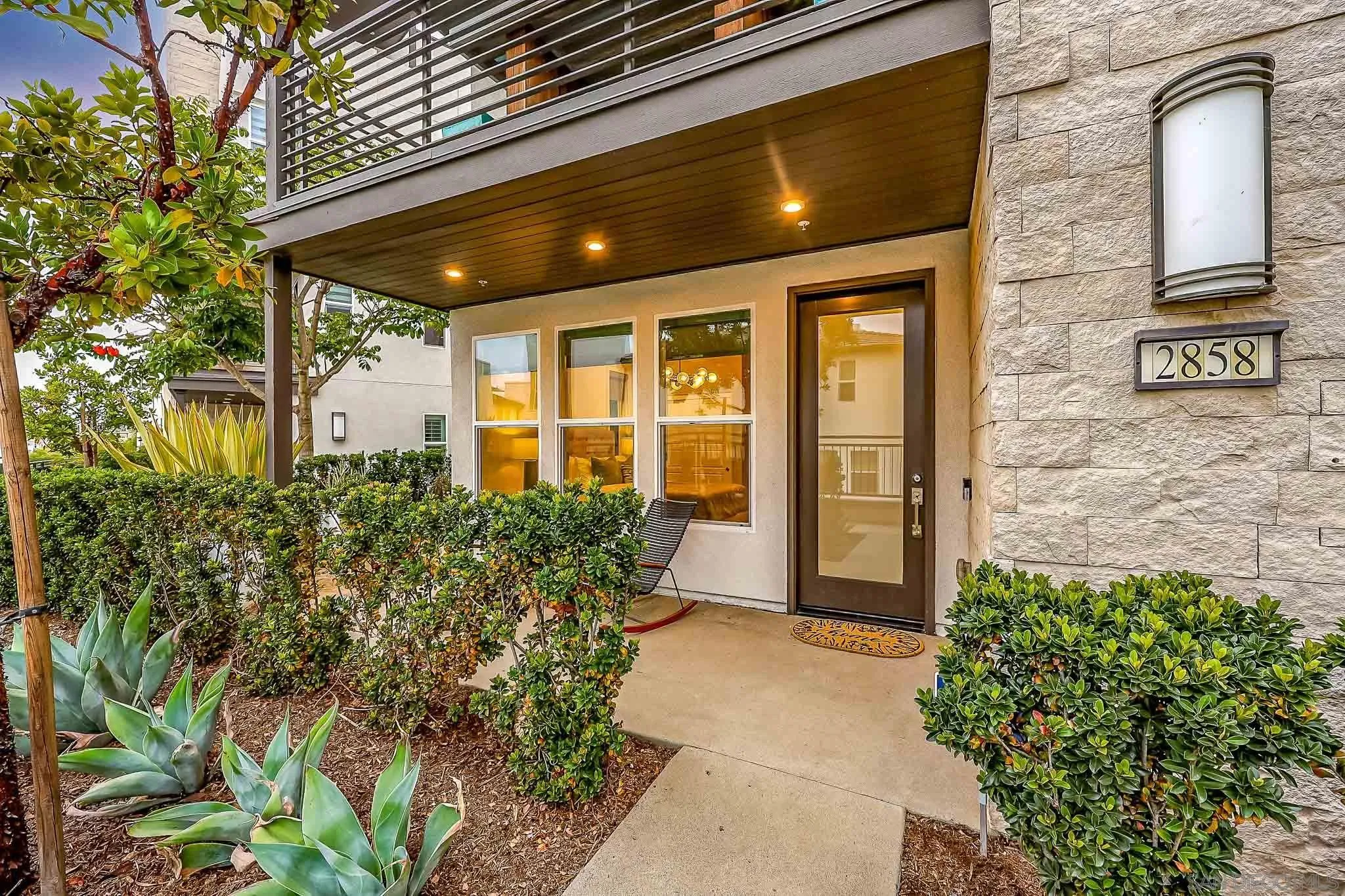 2858 Avella Cir
