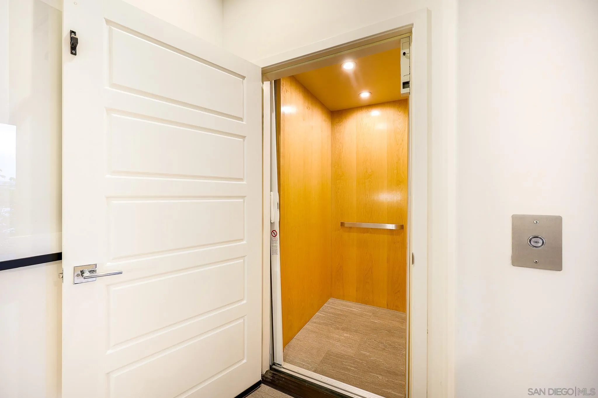 2858 Avella Cir