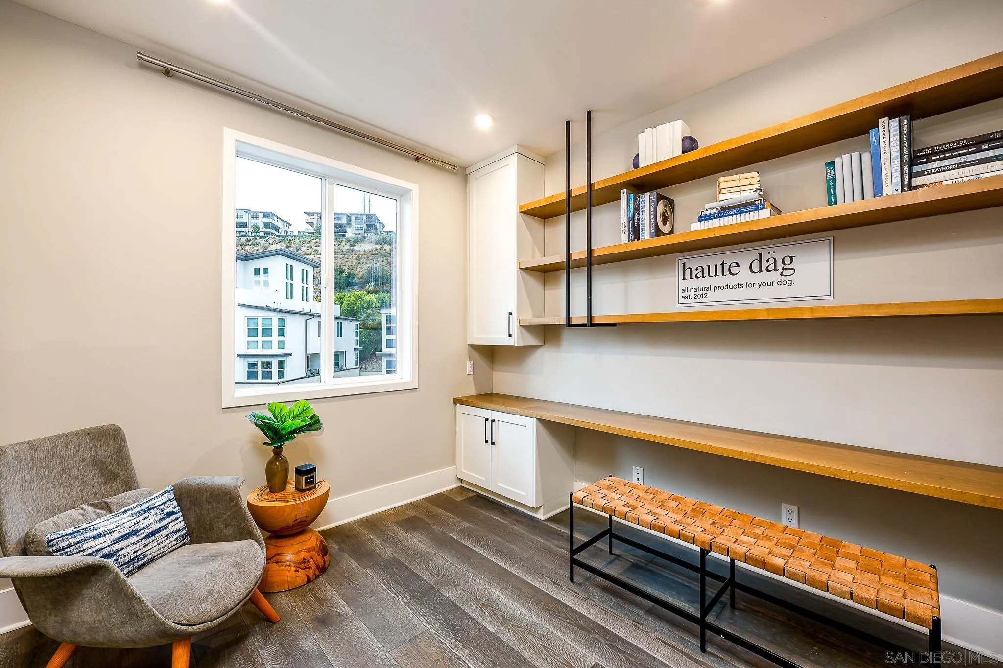 2858 Avella Cir