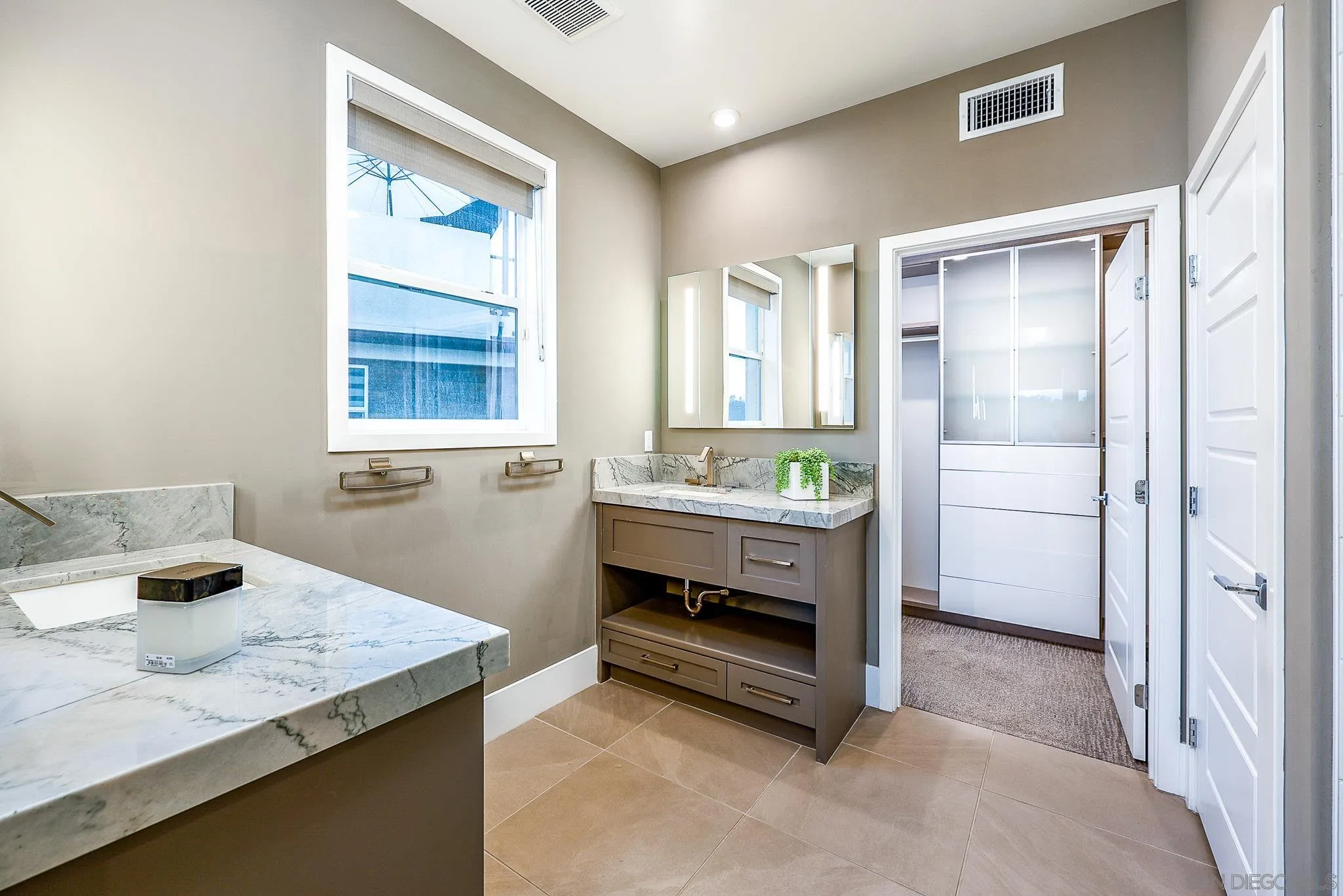 2858 Avella Cir