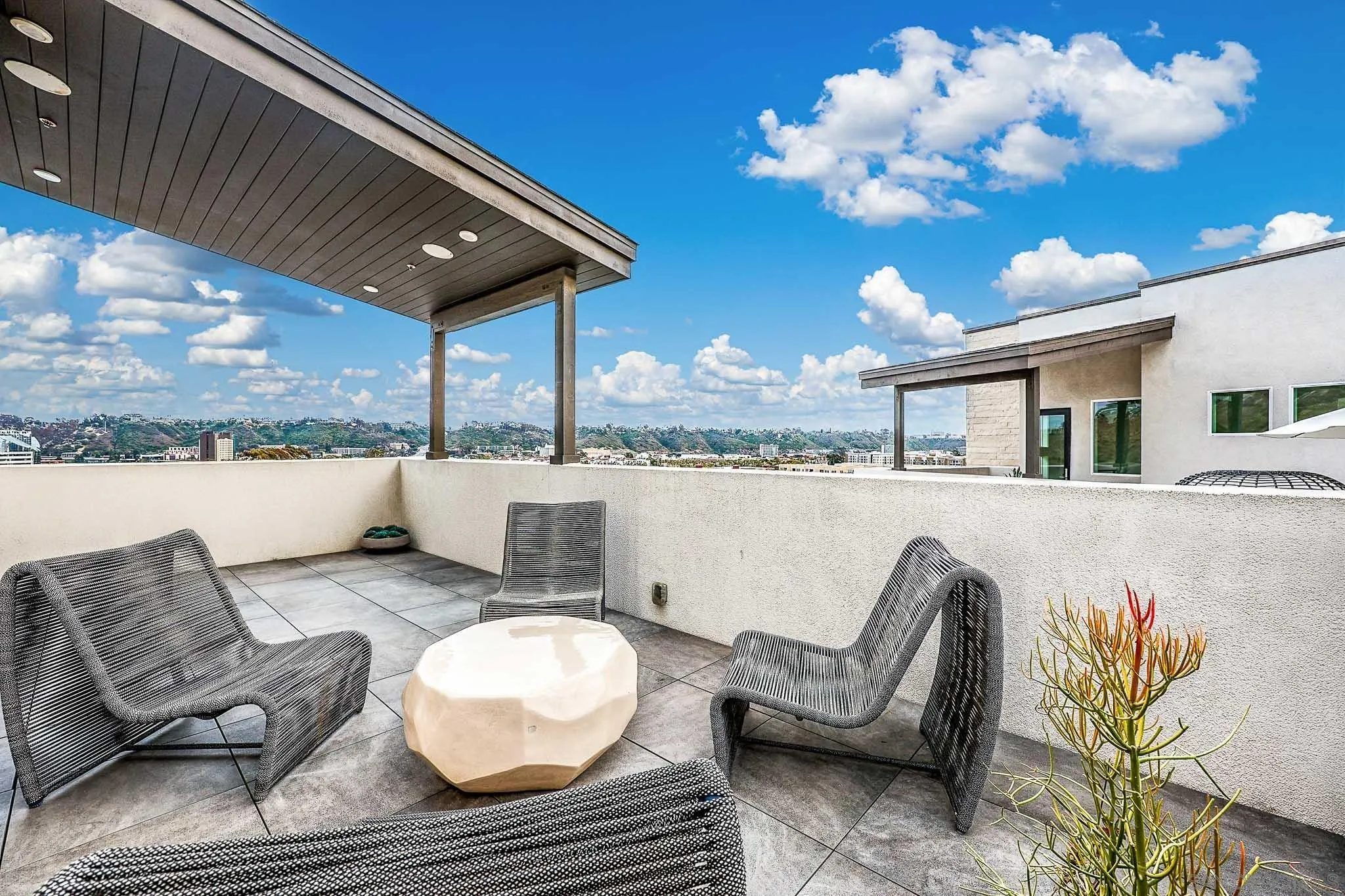 2858 Avella Cir