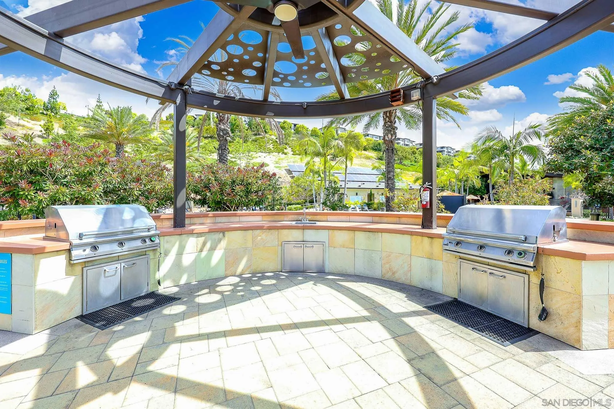 2858 Avella Cir