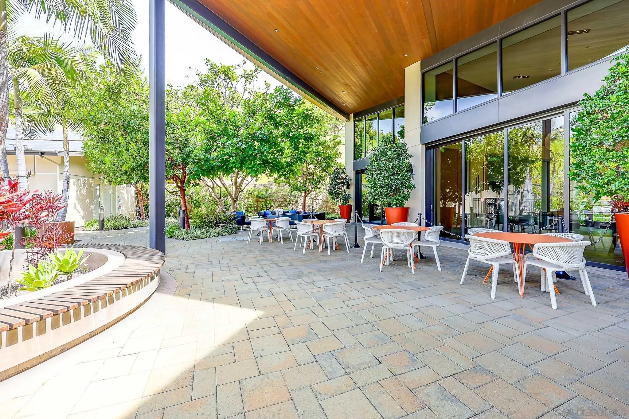 2858 Avella Cir