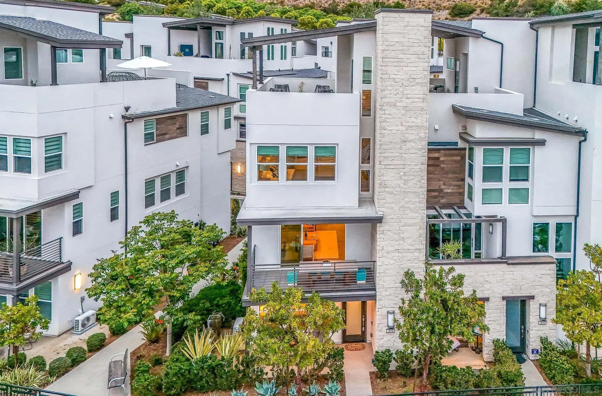 2858 Avella Cir
