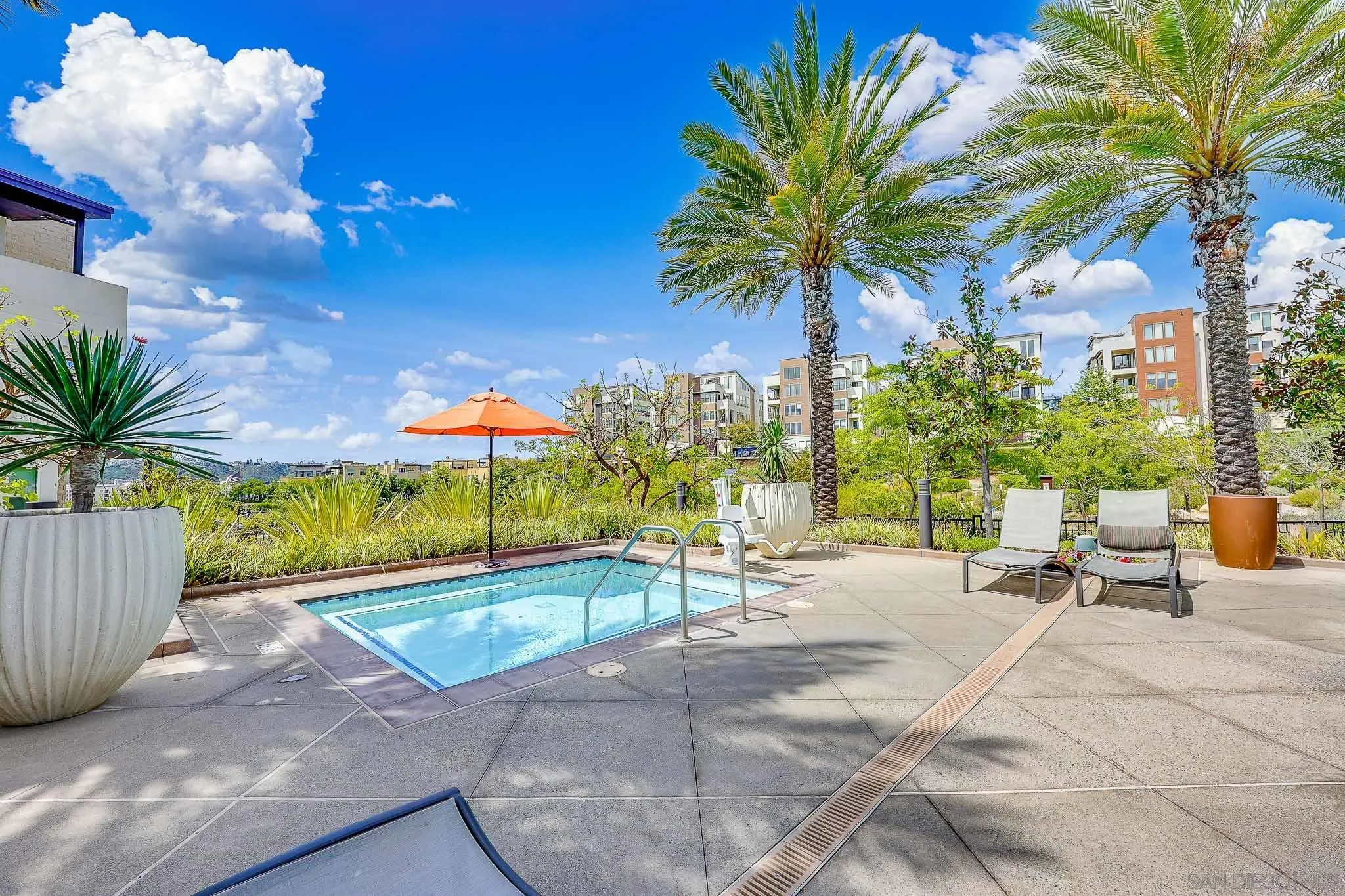 2858 Avella Cir