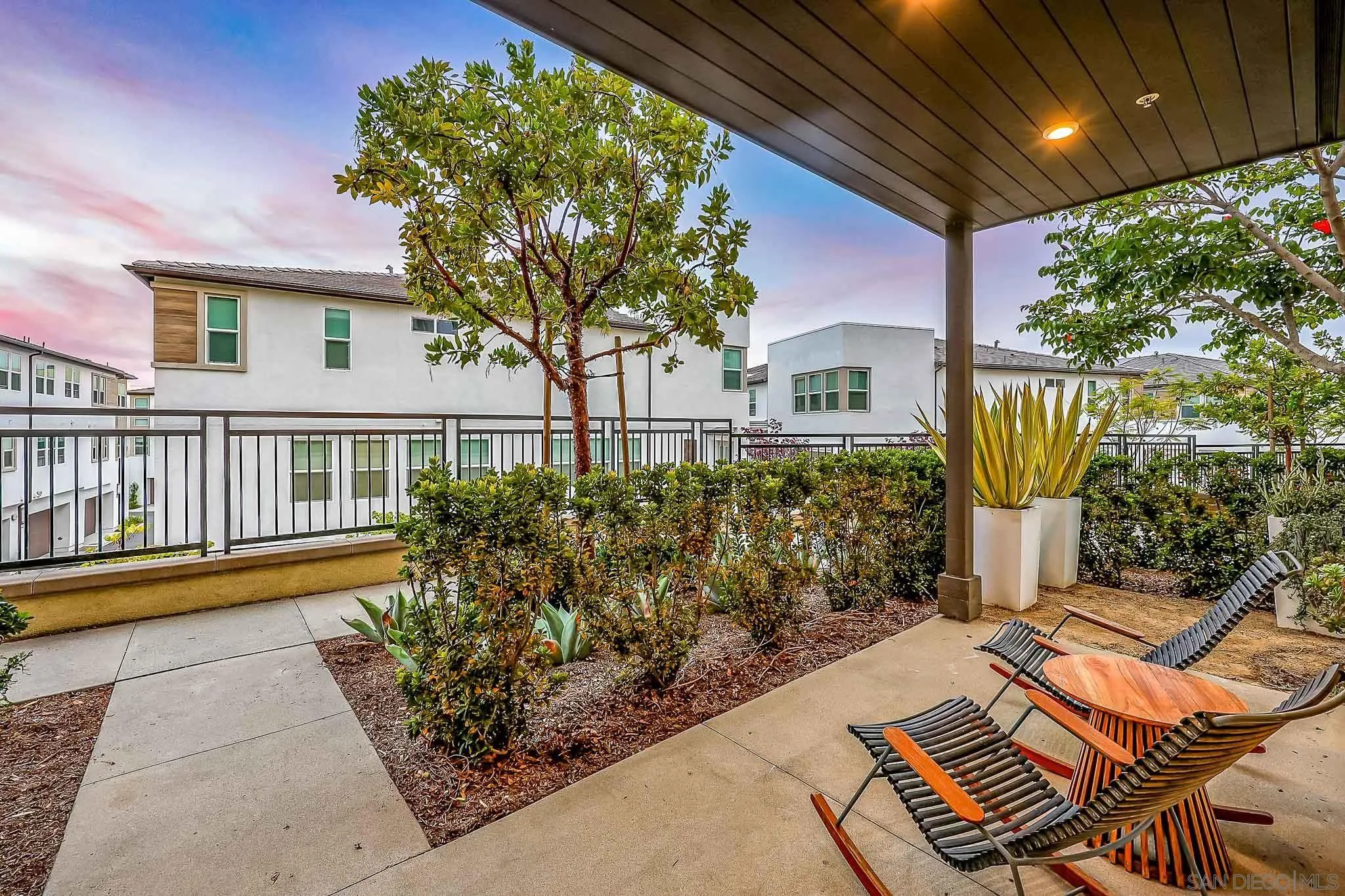 2858 Avella Cir