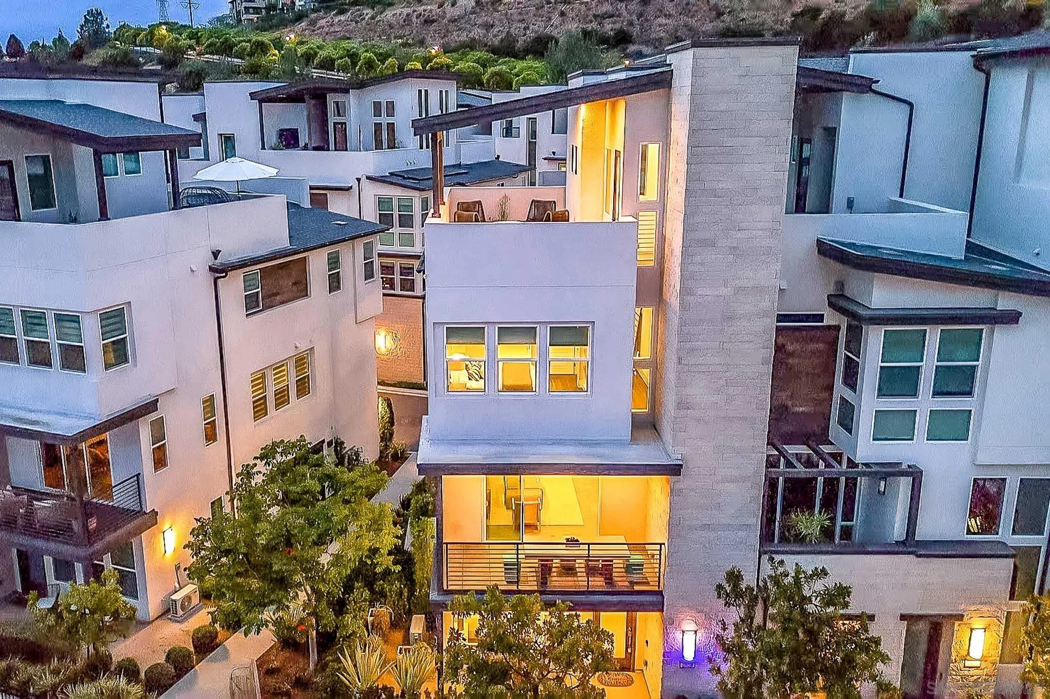 2858 Avella Cir
