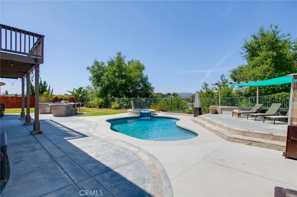 610 Ridgemont Circle