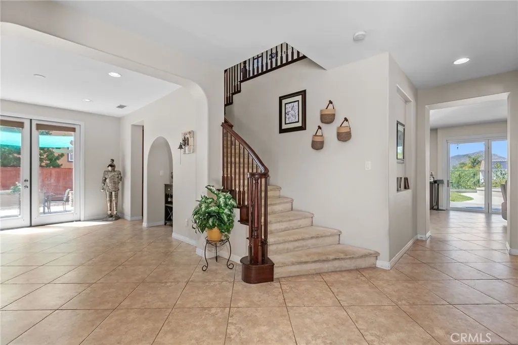 610 Ridgemont Circle