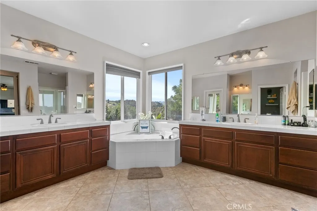 610 Ridgemont Circle