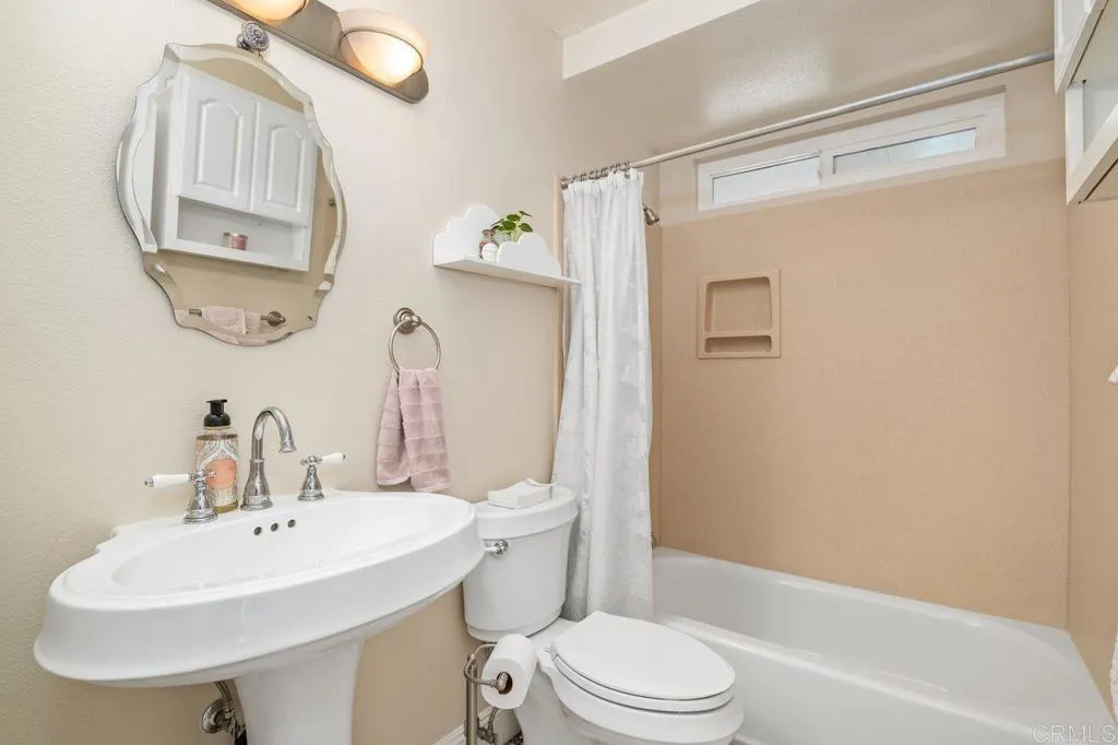 1009 Nightingale Place