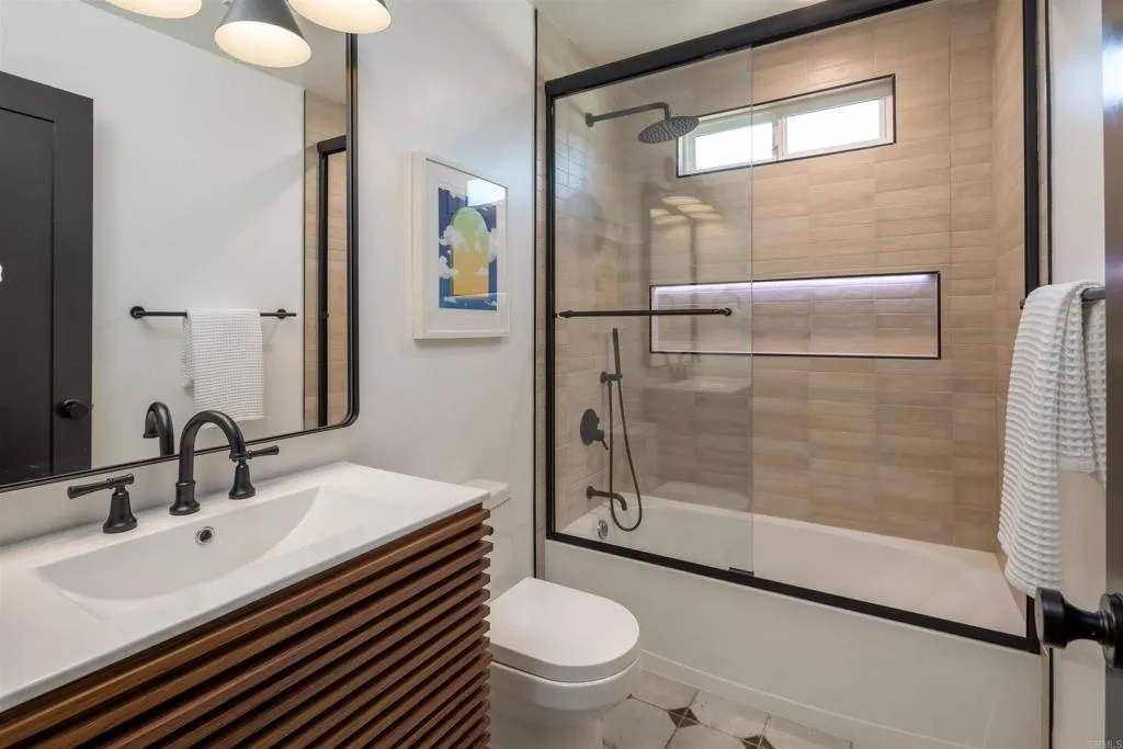 1711 Grandview Street