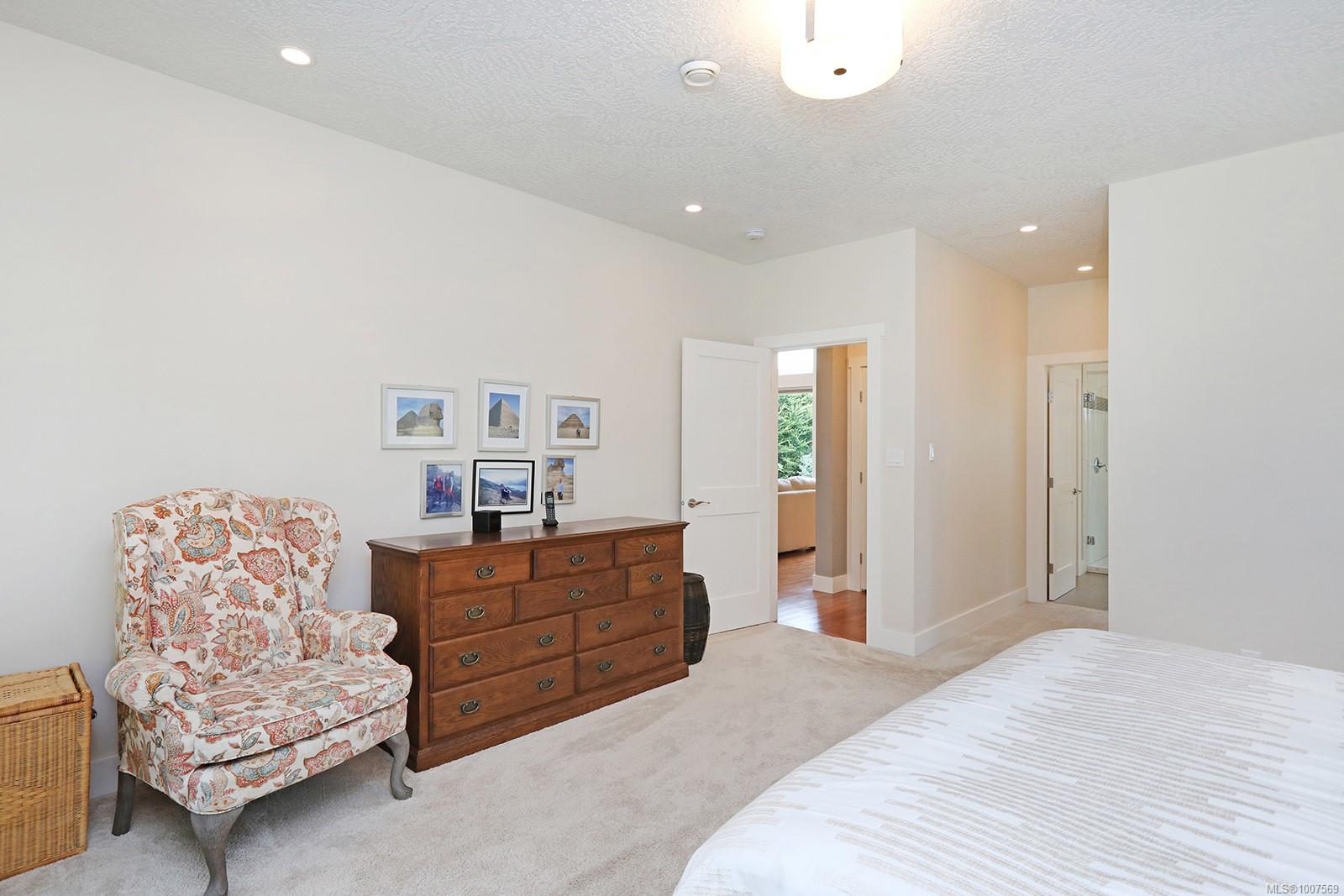 1726 Kincora Grove