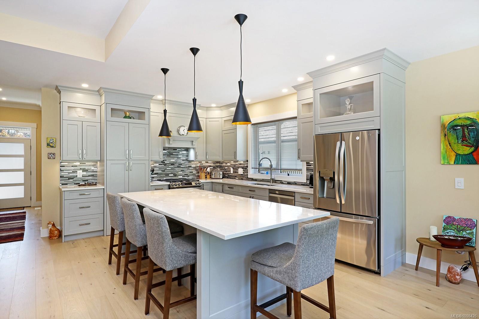 2782 Sheffield Cres