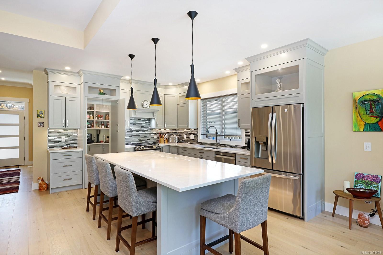 2782 Sheffield Cres
