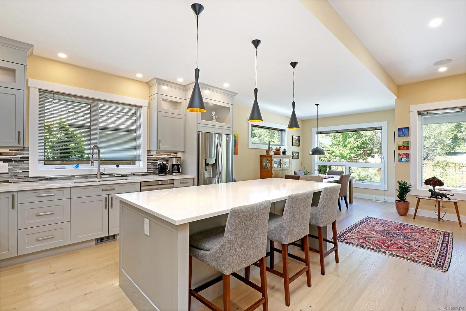 2782 Sheffield Cres