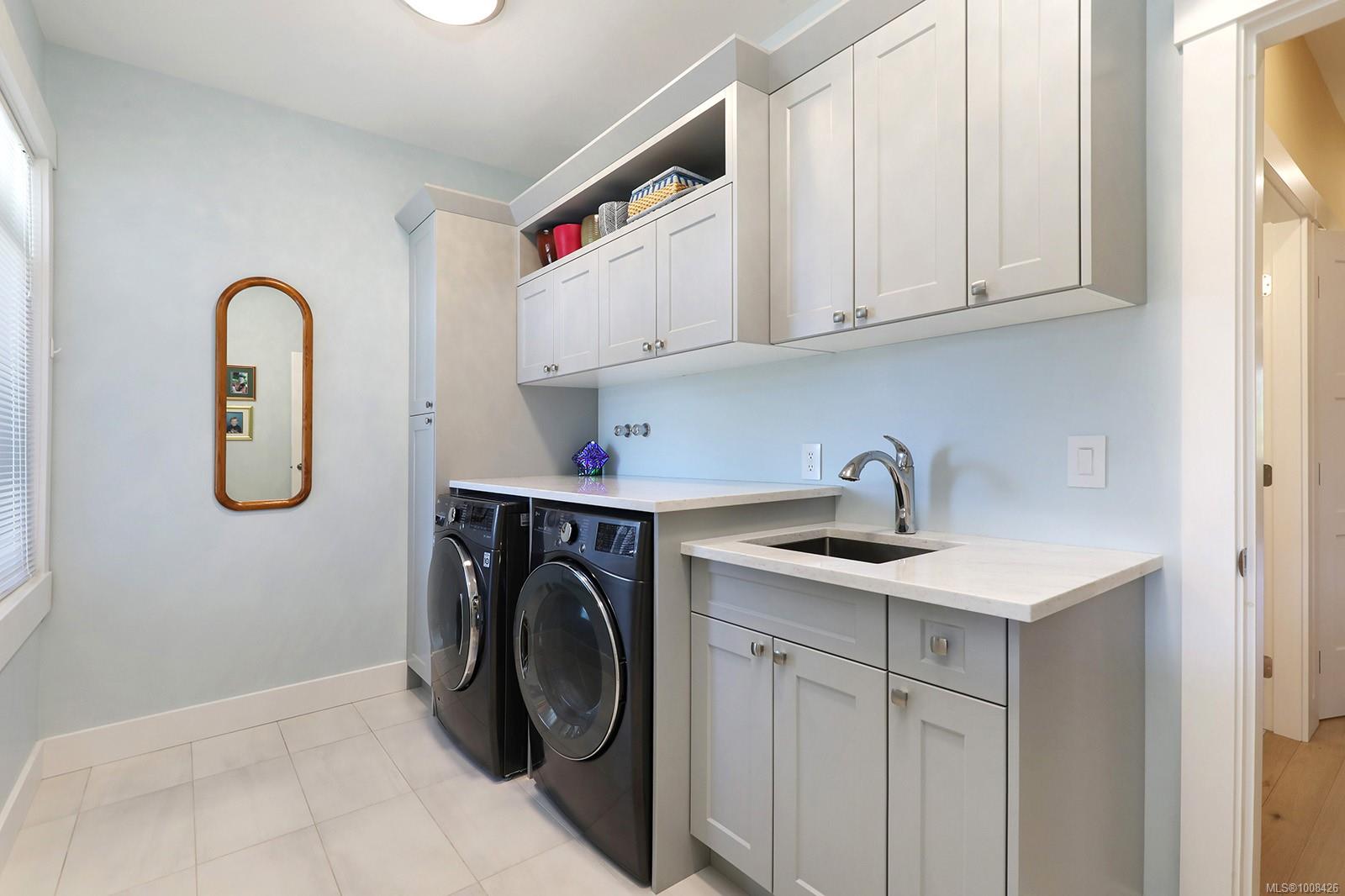 2782 Sheffield Cres