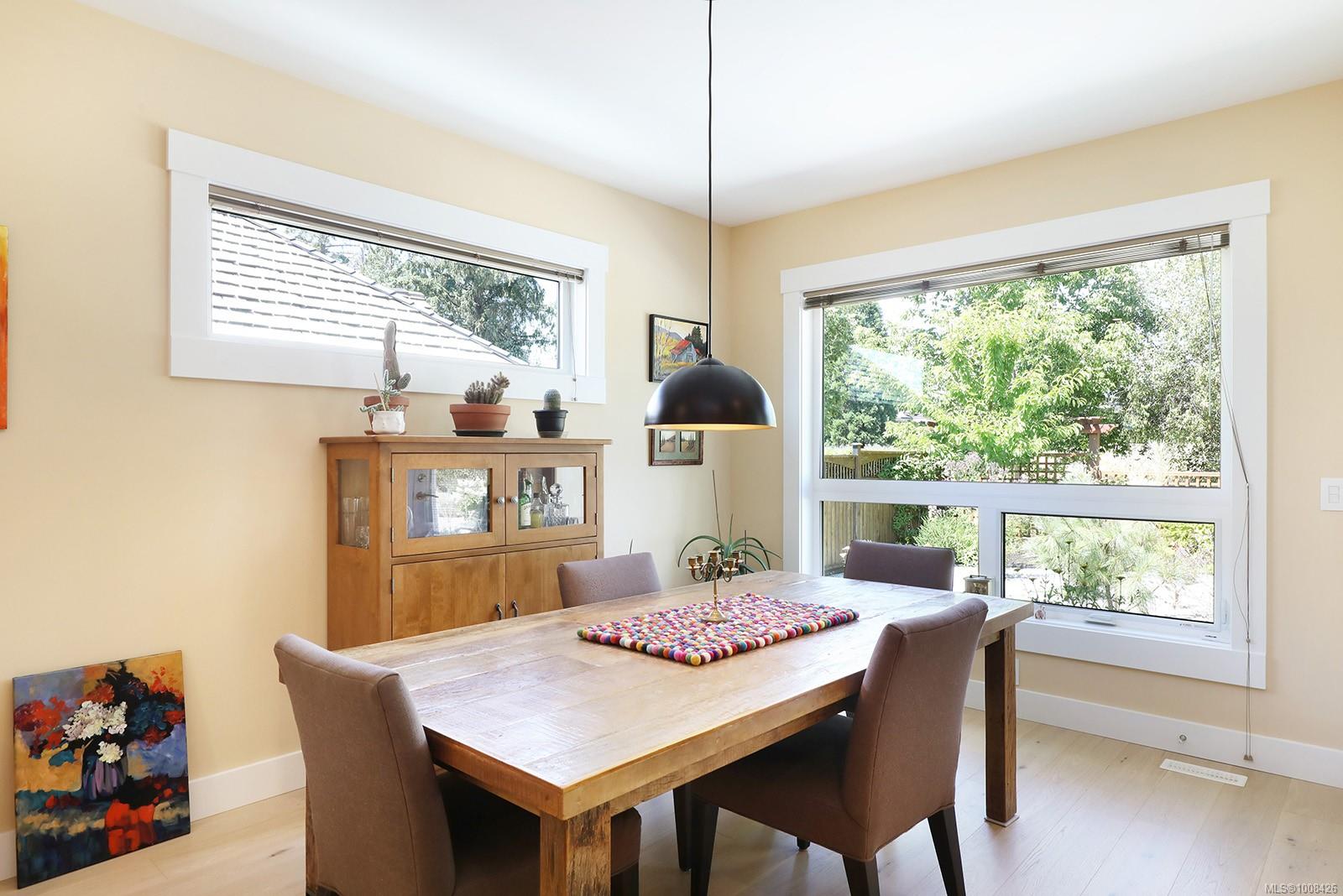 2782 Sheffield Cres