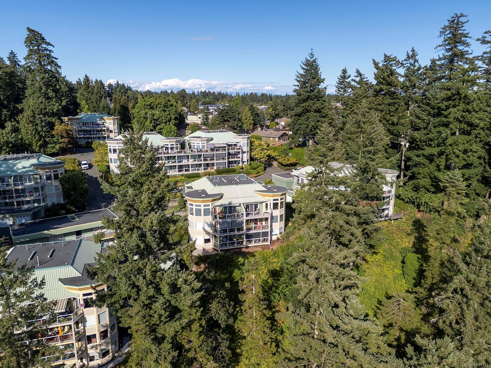 2275 Comox Ave Unit: 206