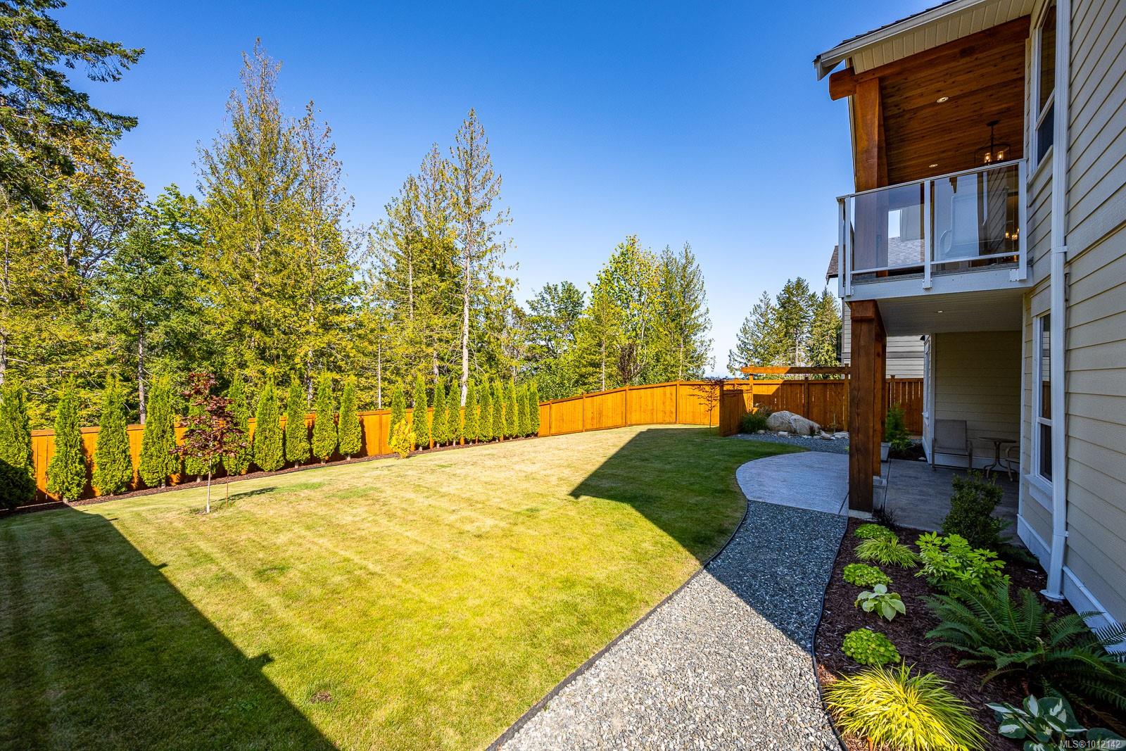 3248 Klanawa Cres