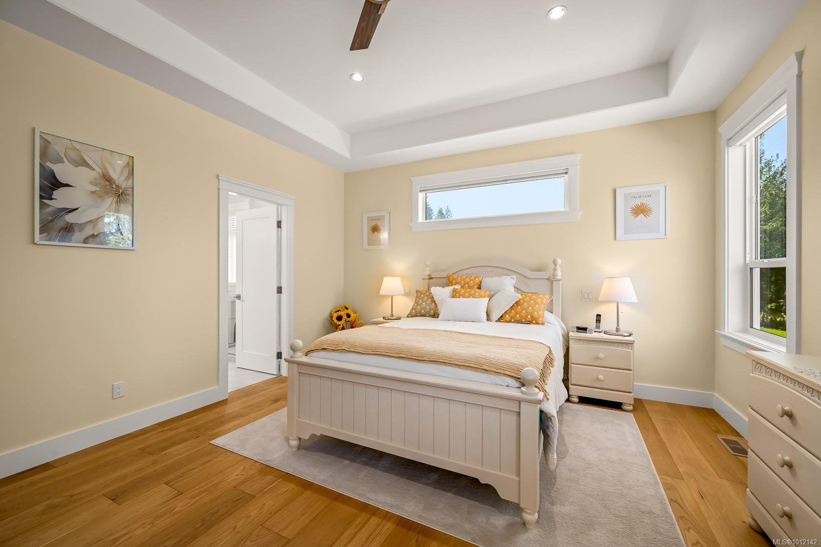 3248 Klanawa Cres