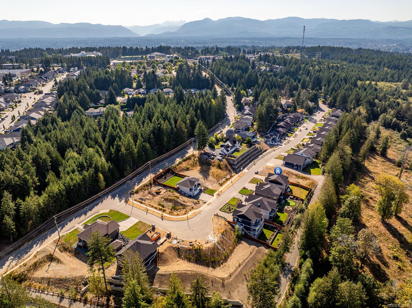 3248 Klanawa Cres