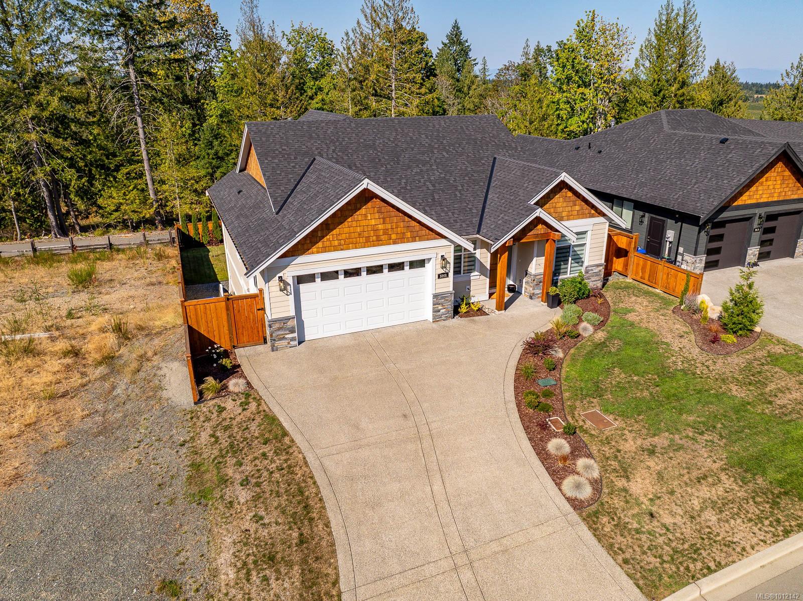 3248 Klanawa Cres