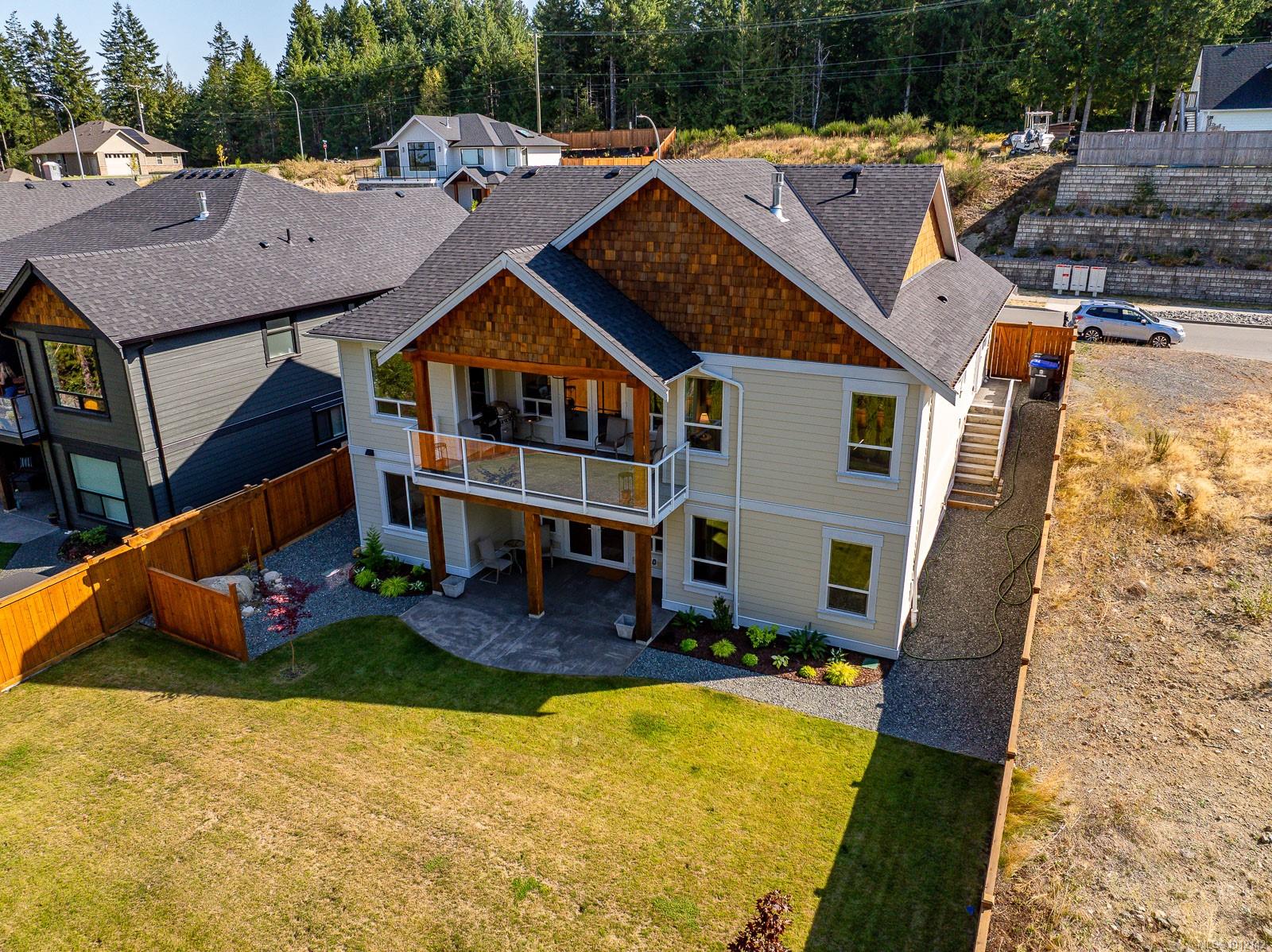 3248 Klanawa Cres