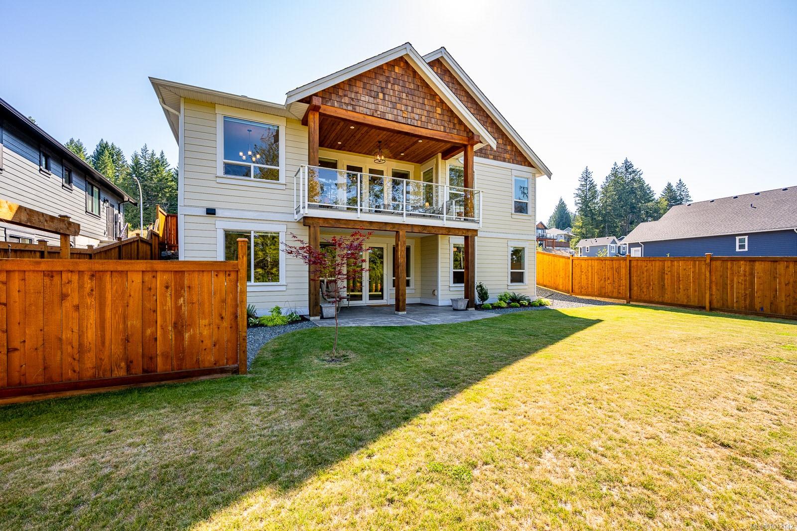 3248 Klanawa Cres