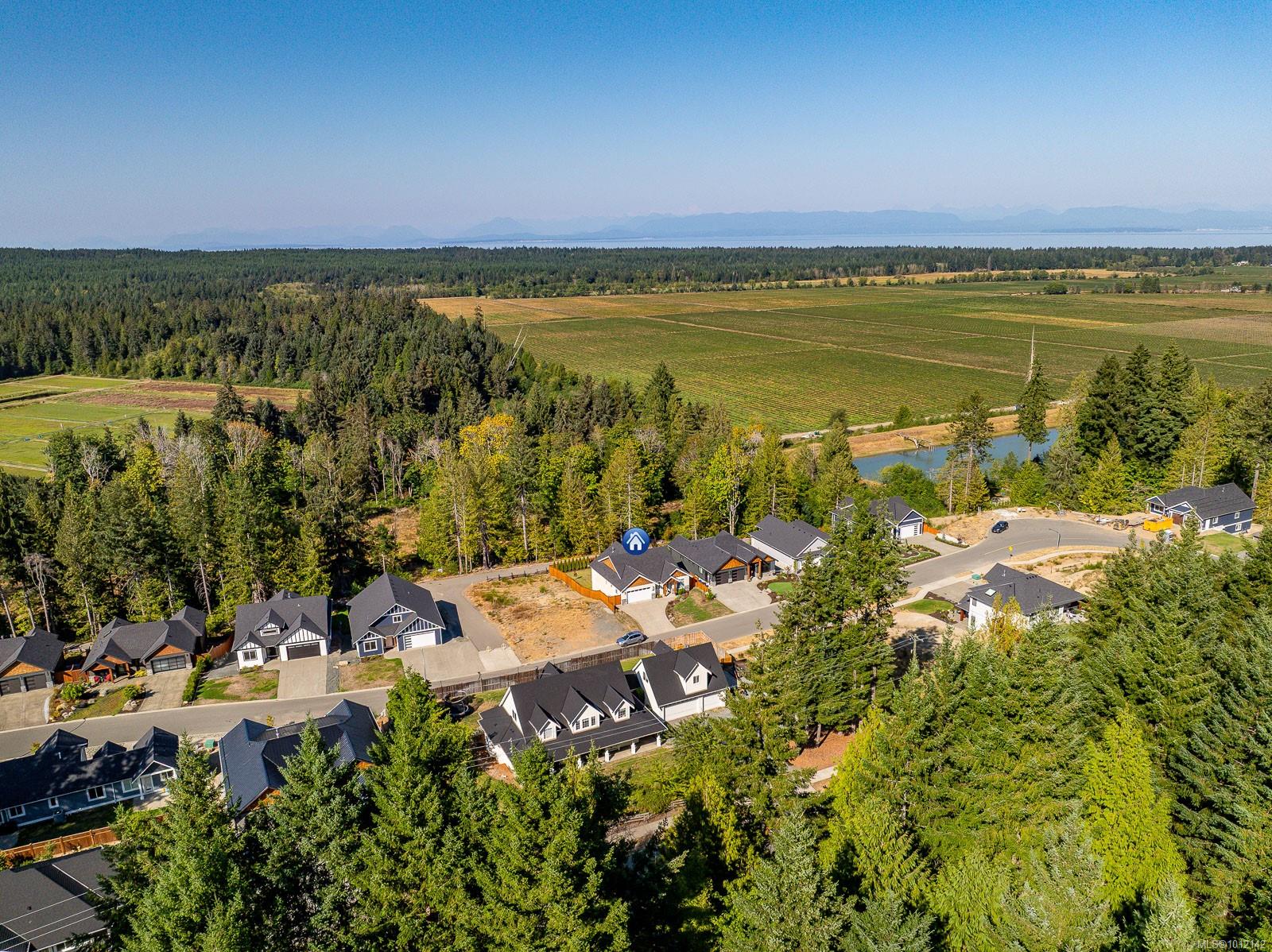 3248 Klanawa Cres