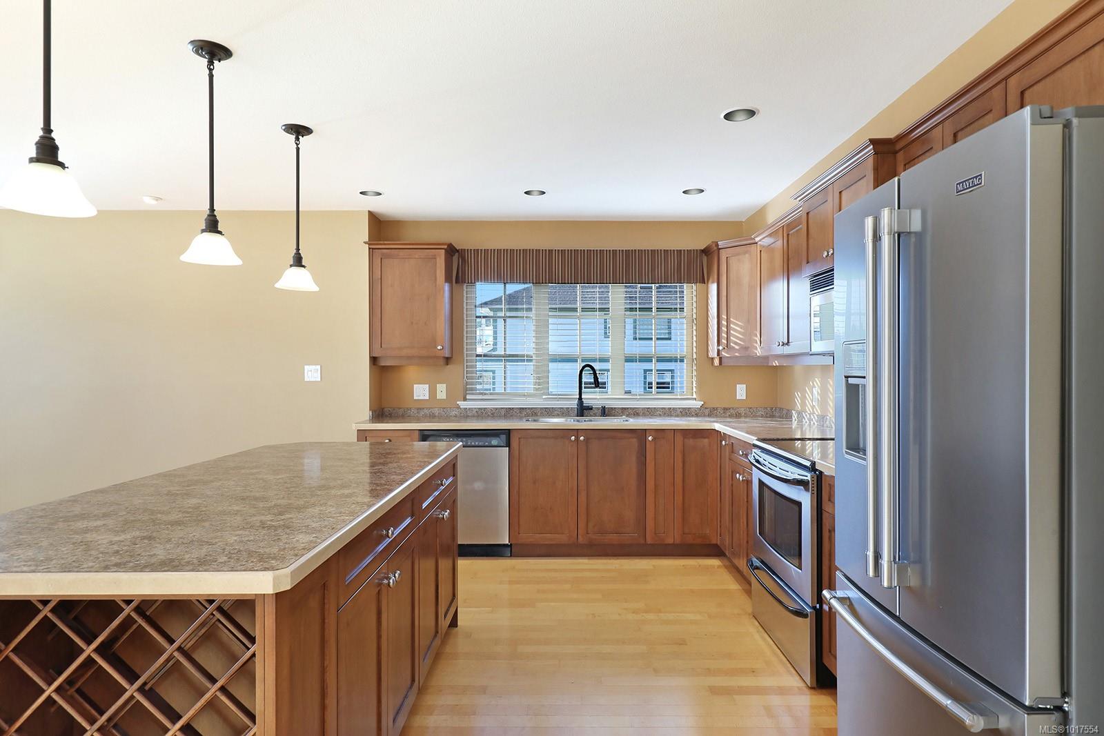 1705 Comox Ave Unit: 203