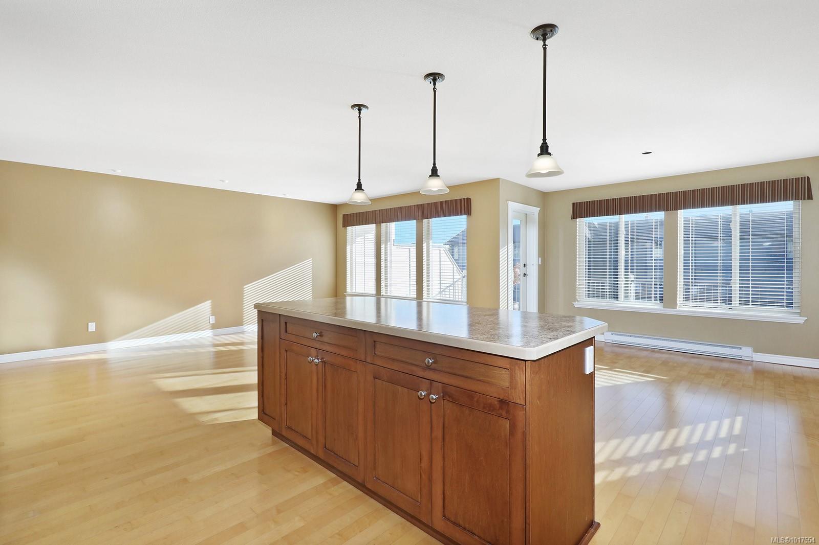 1705 Comox Ave Unit: 203