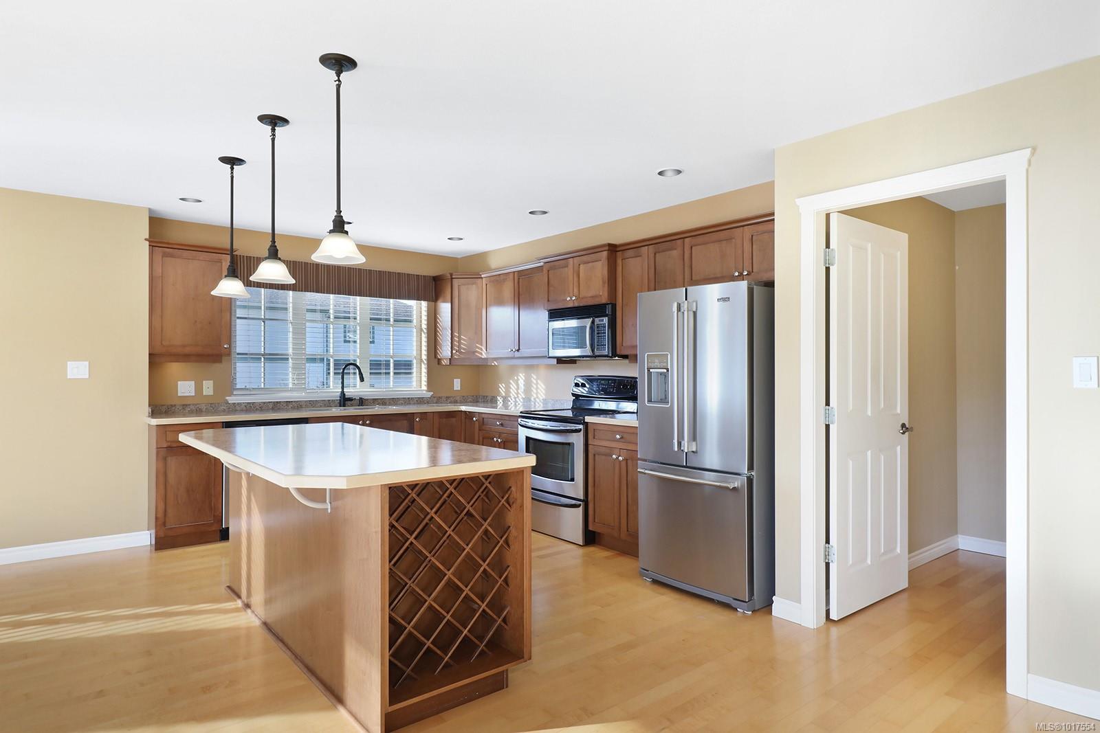 1705 Comox Ave Unit: 203