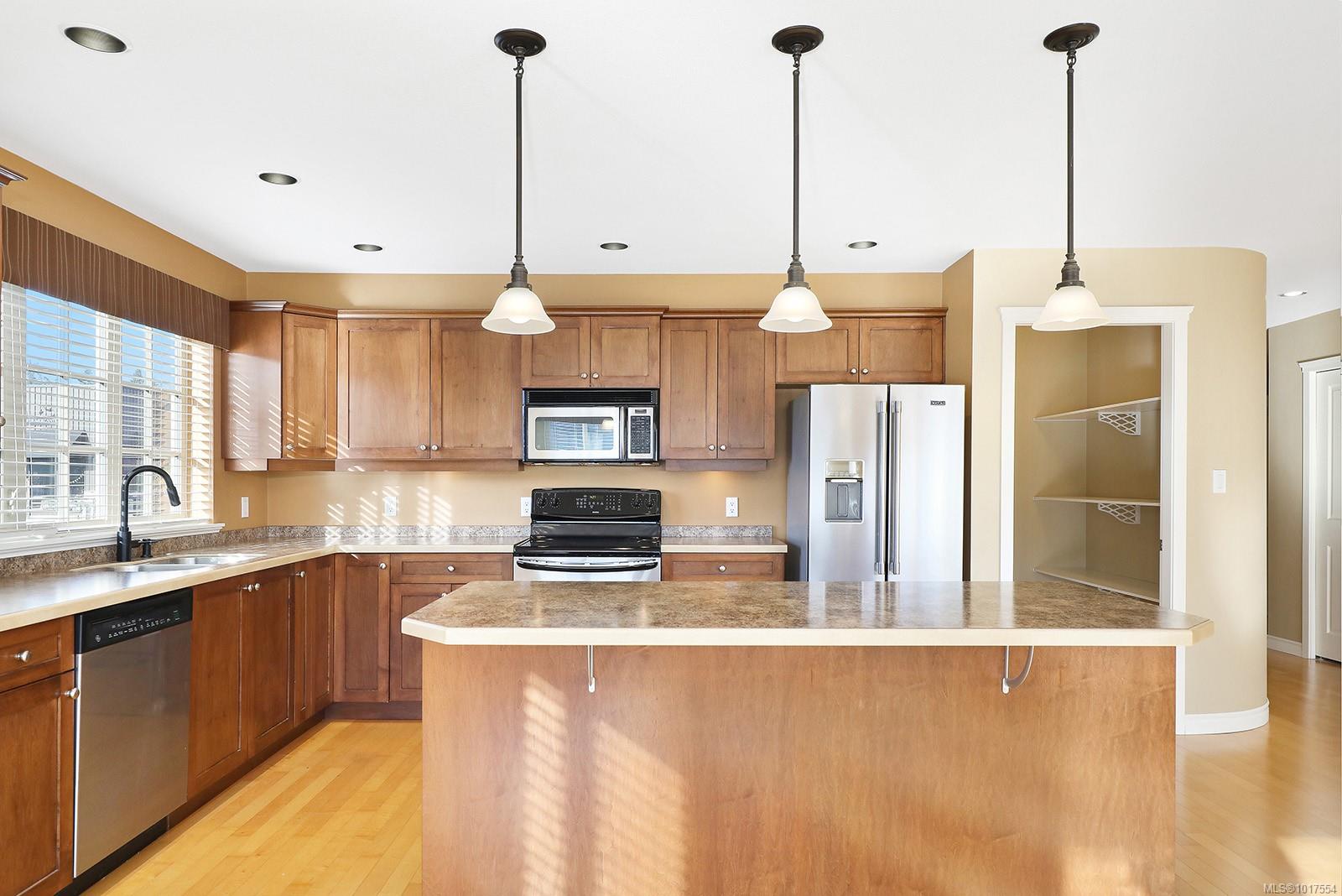 1705 Comox Ave Unit: 203