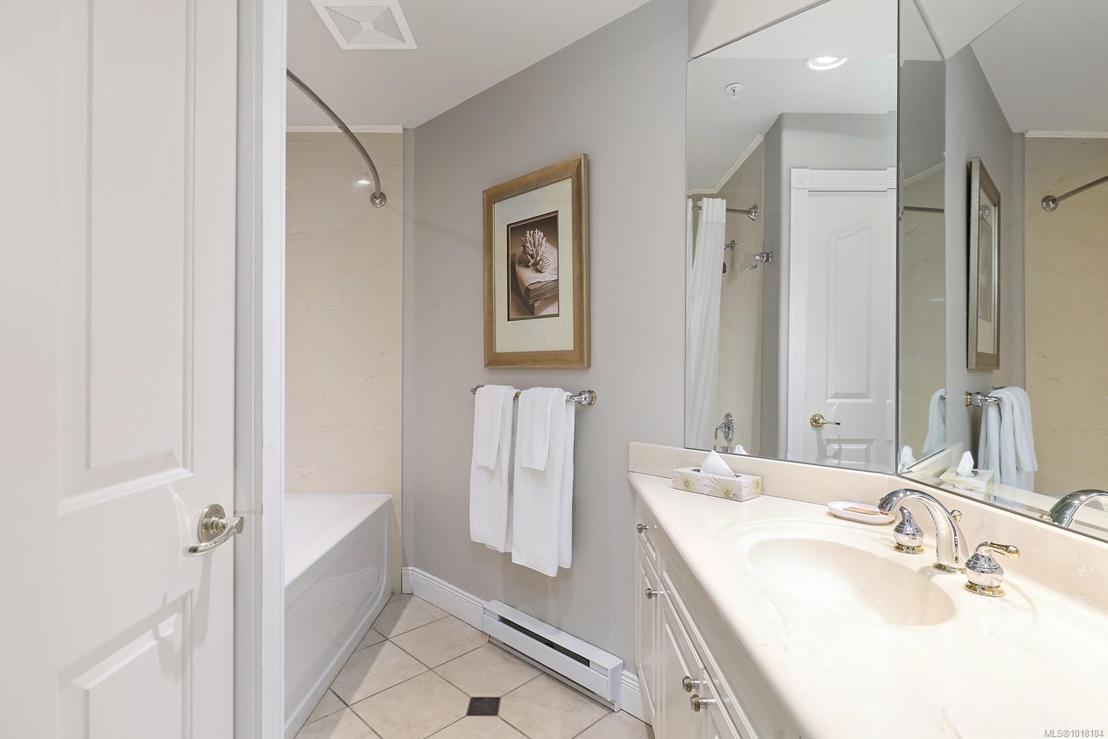 366 Clubhouse Dr, Courtenay Unit: 907/908A
