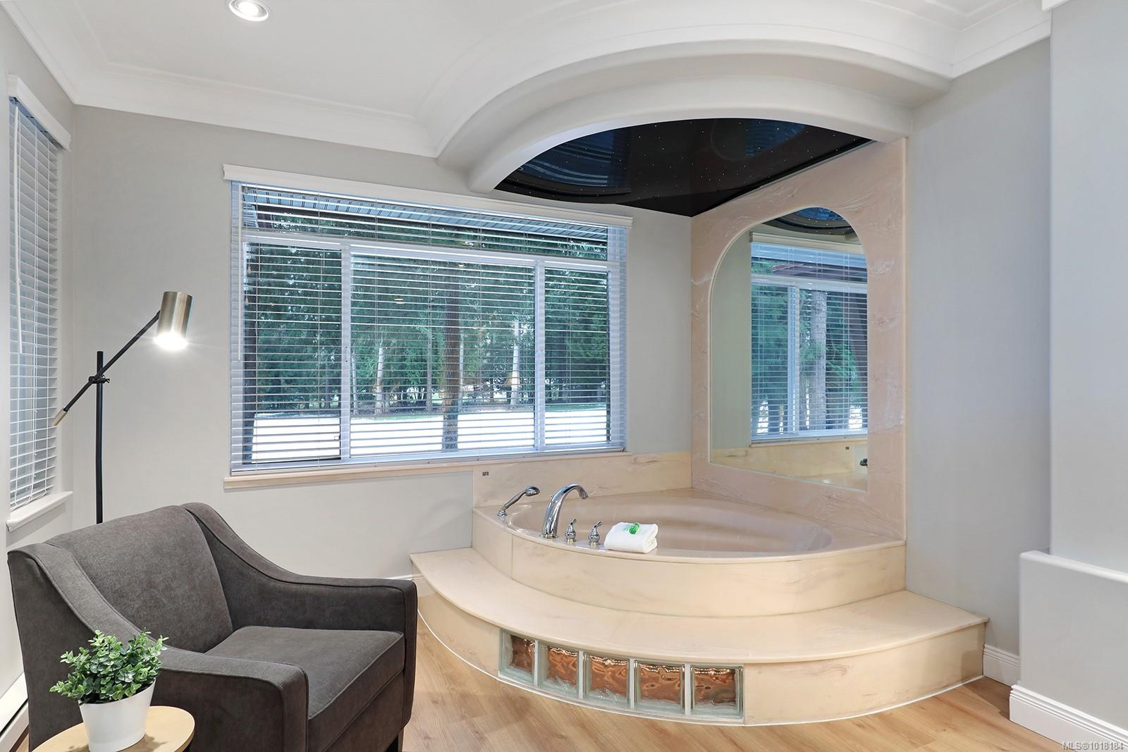 366 Clubhouse Dr, Courtenay Unit: 907/908A