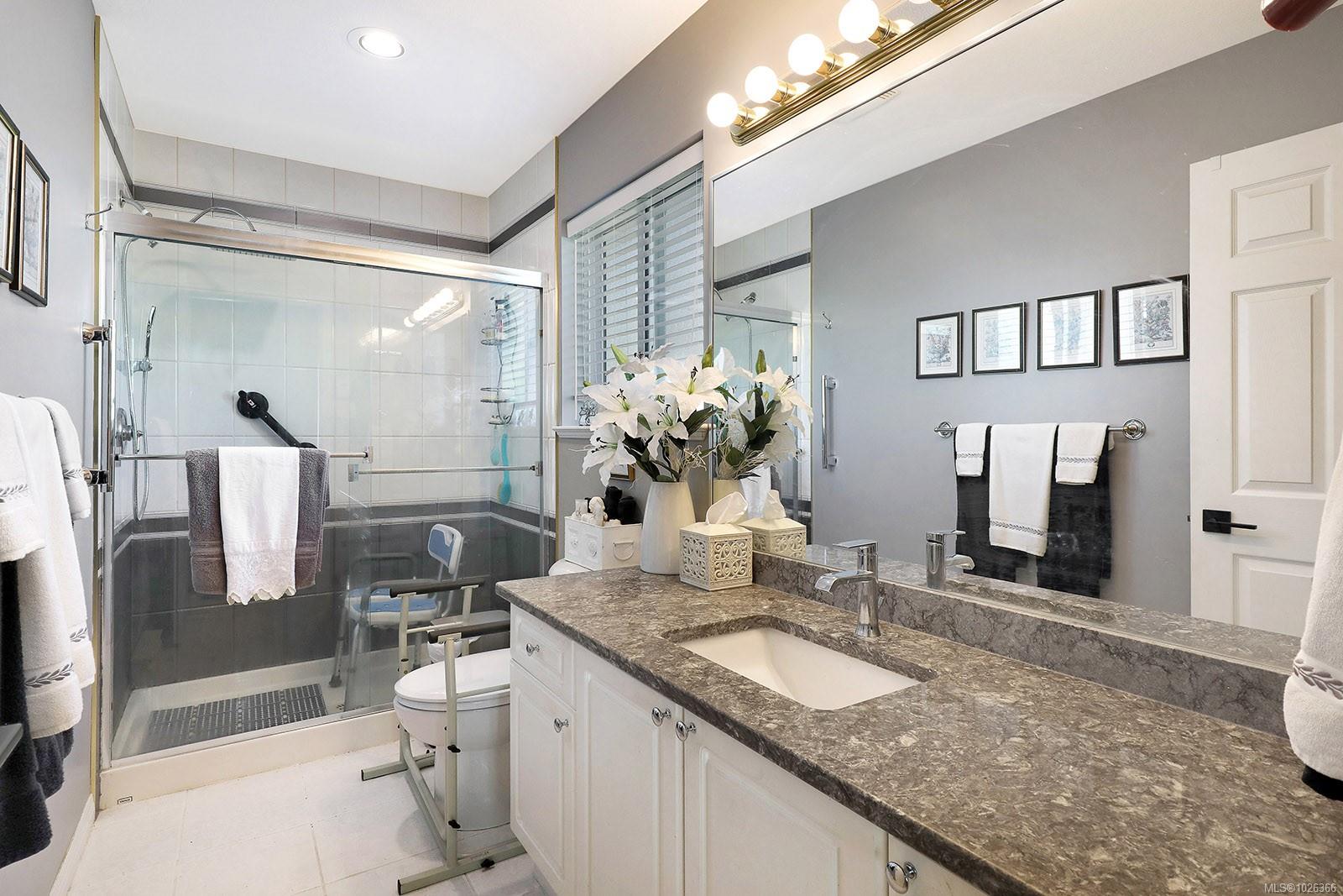 2275 Comox Ave Unit: 206