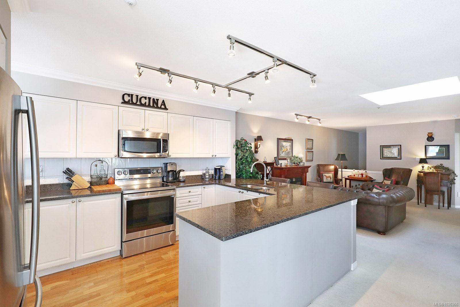 2275 Comox Ave Unit: 206