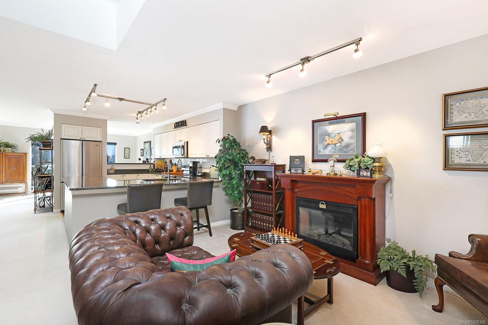 2275 Comox Ave Unit: 206