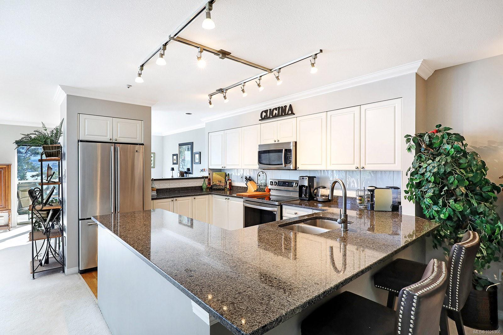 2275 Comox Ave Unit: 206