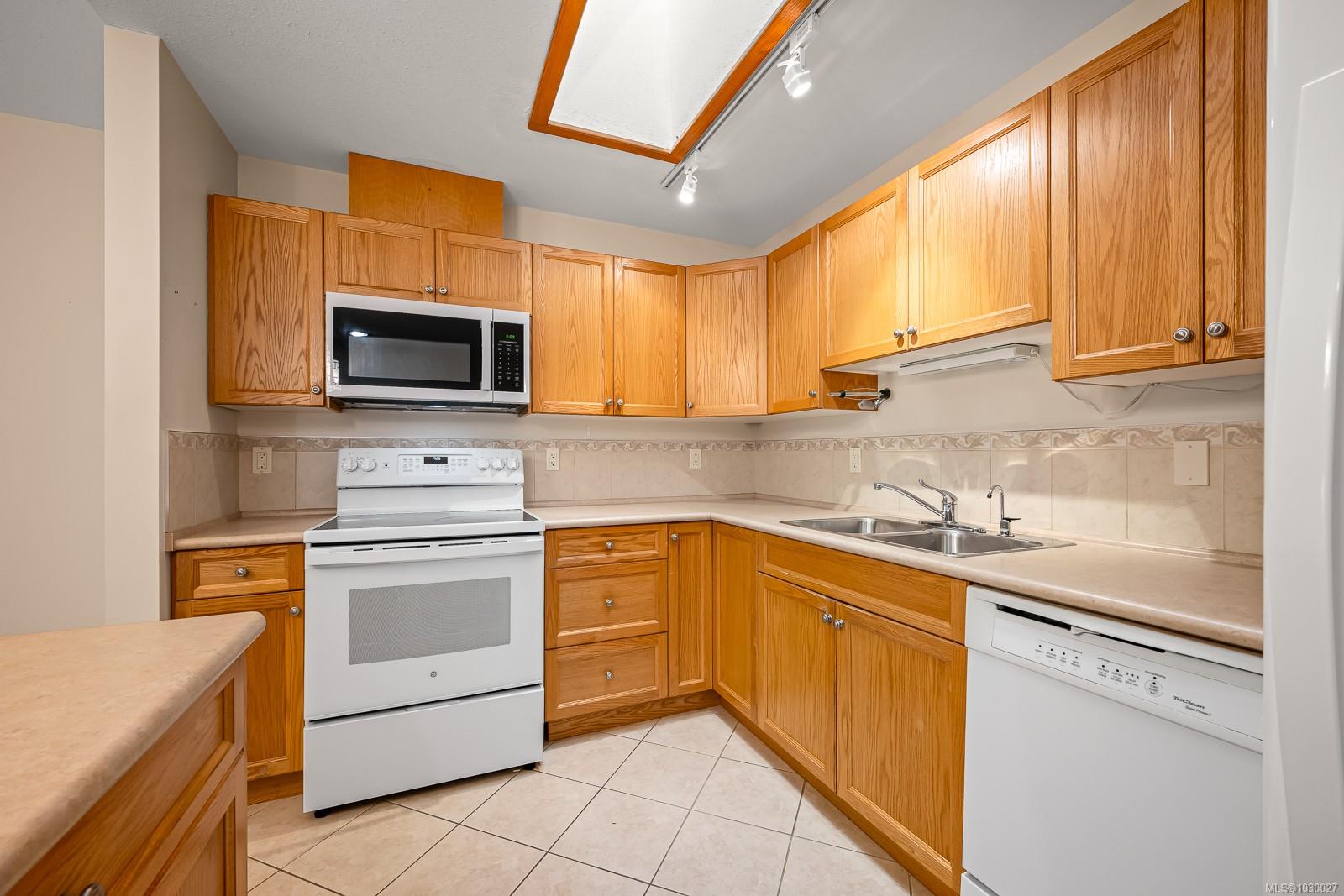 1919 St. Andrews Pl # 117