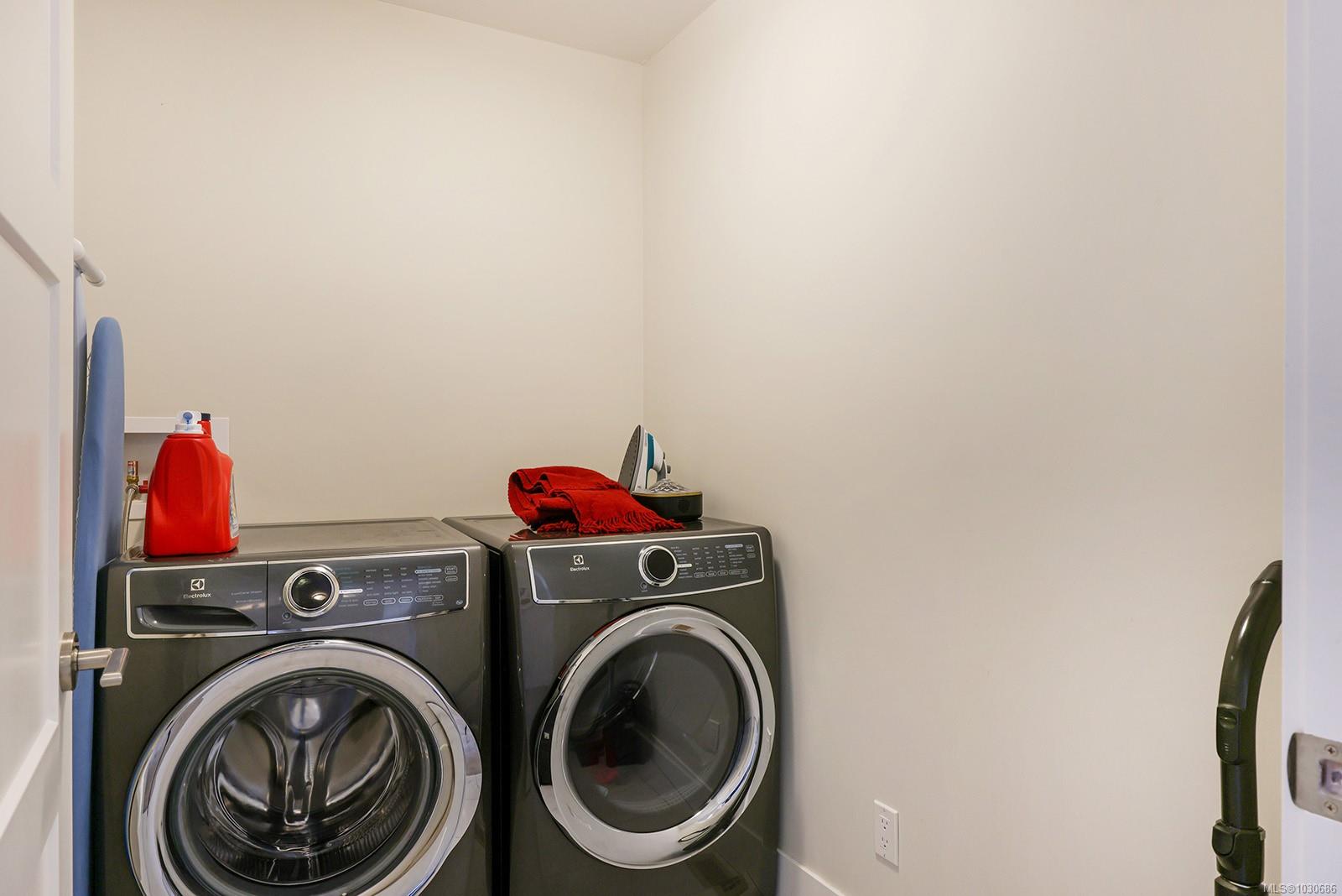 2607 Kendal Ave # 109