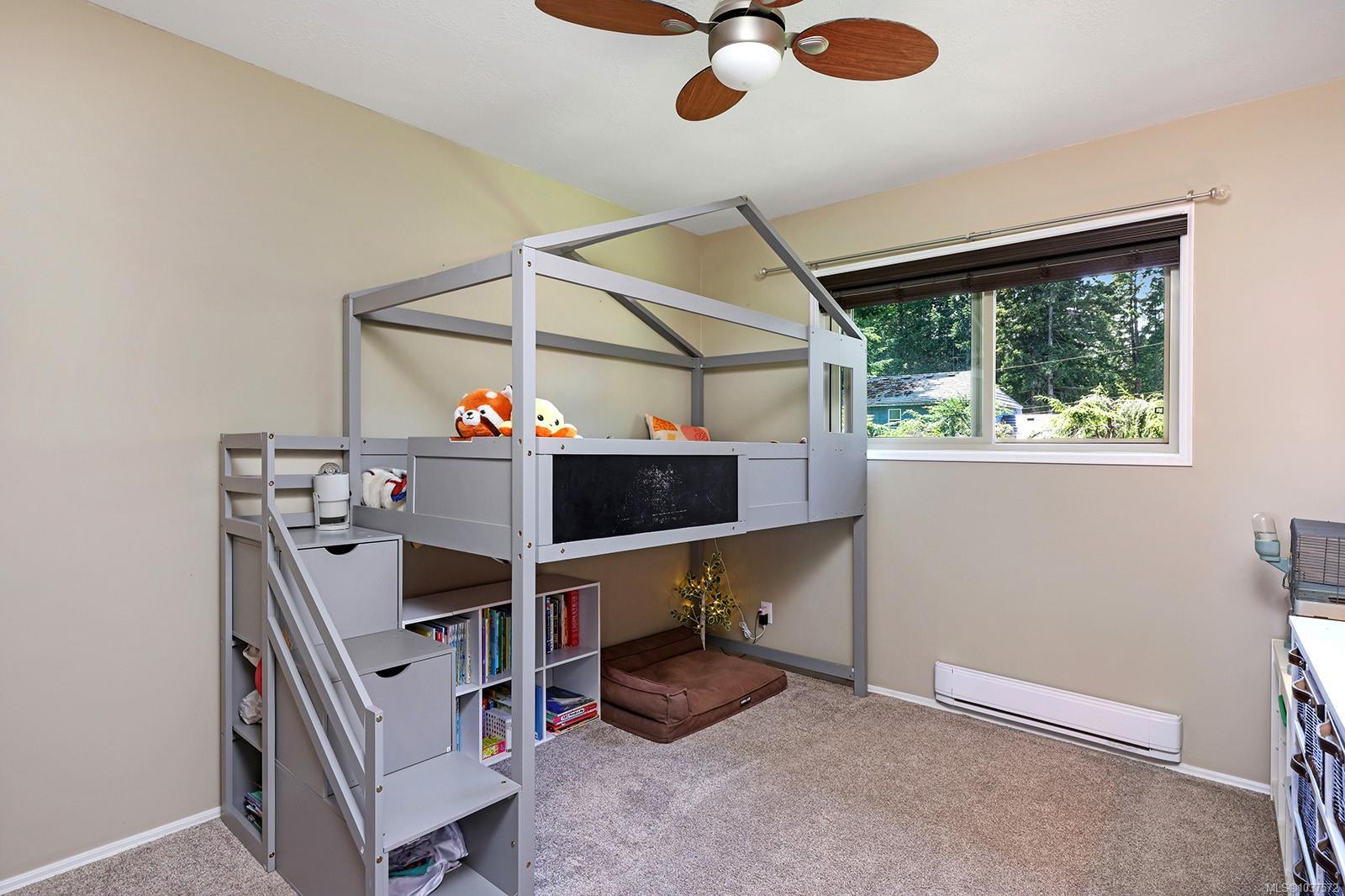 8045 Harmony Cres