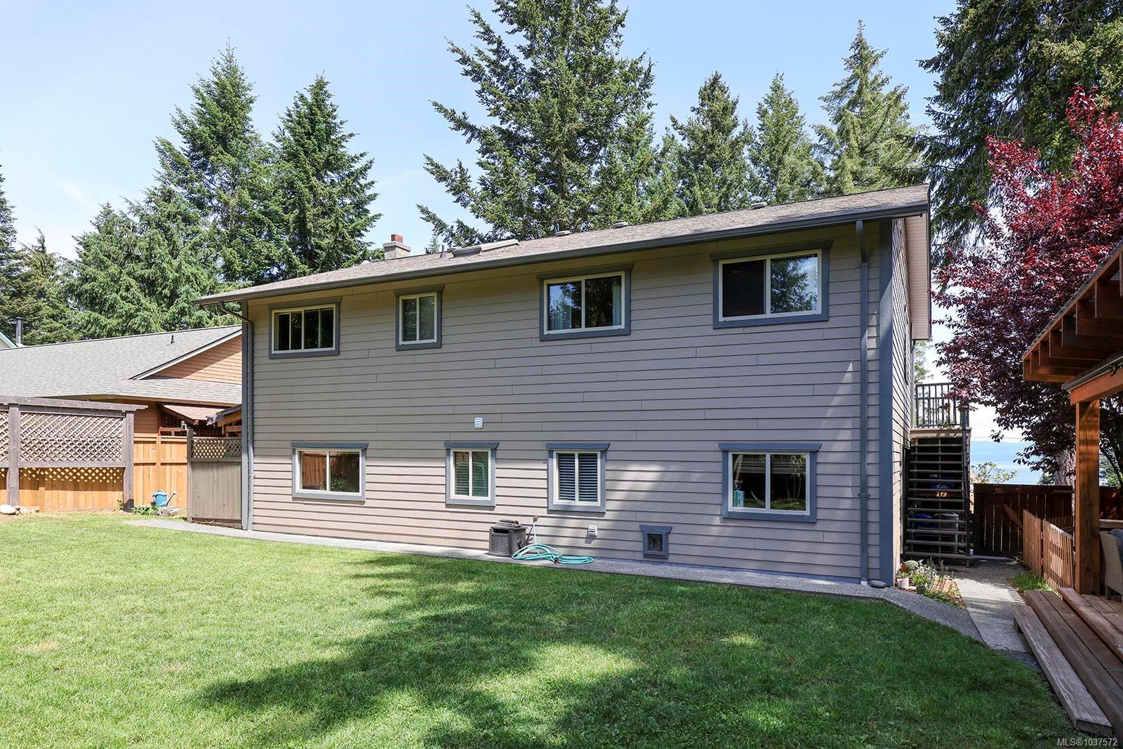 8045 Harmony Cres