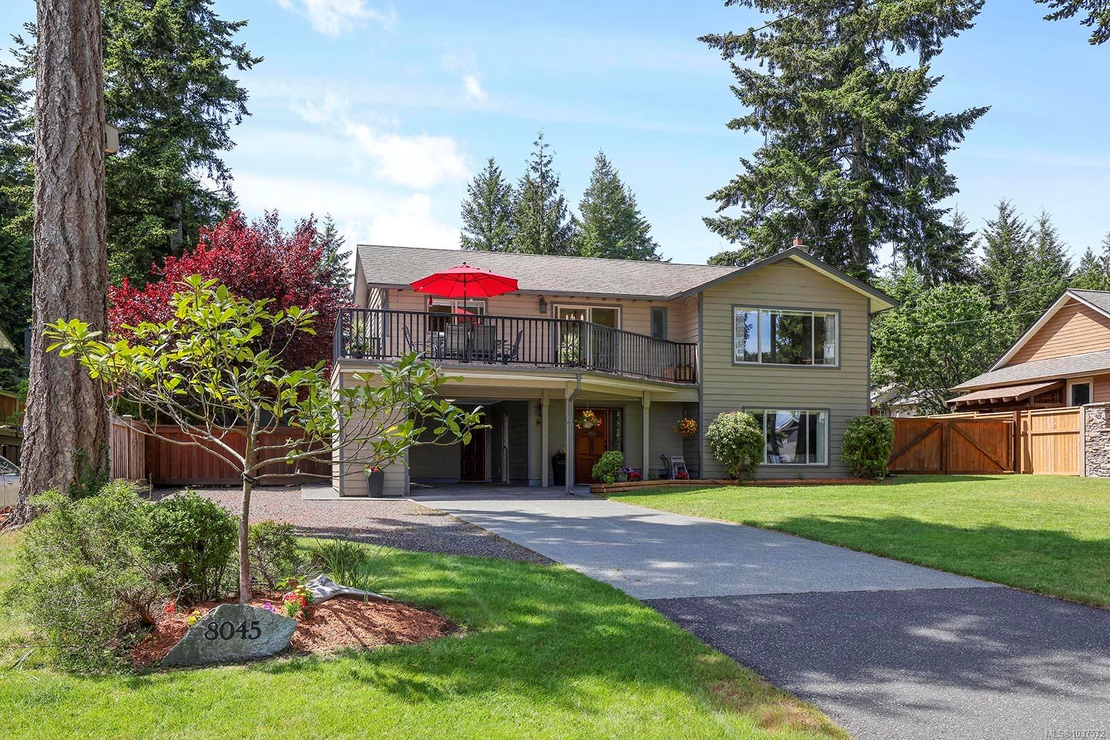 8045 Harmony Cres