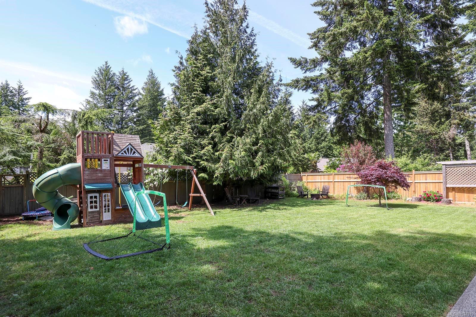 8045 Harmony Cres