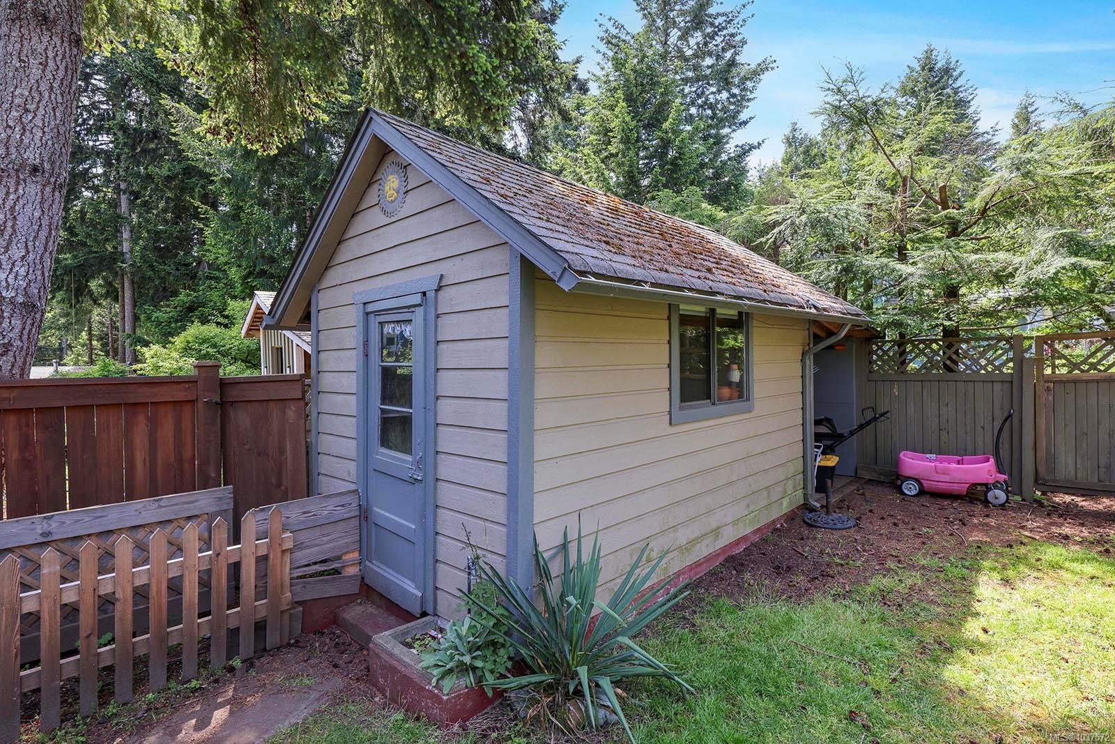 8045 Harmony Cres