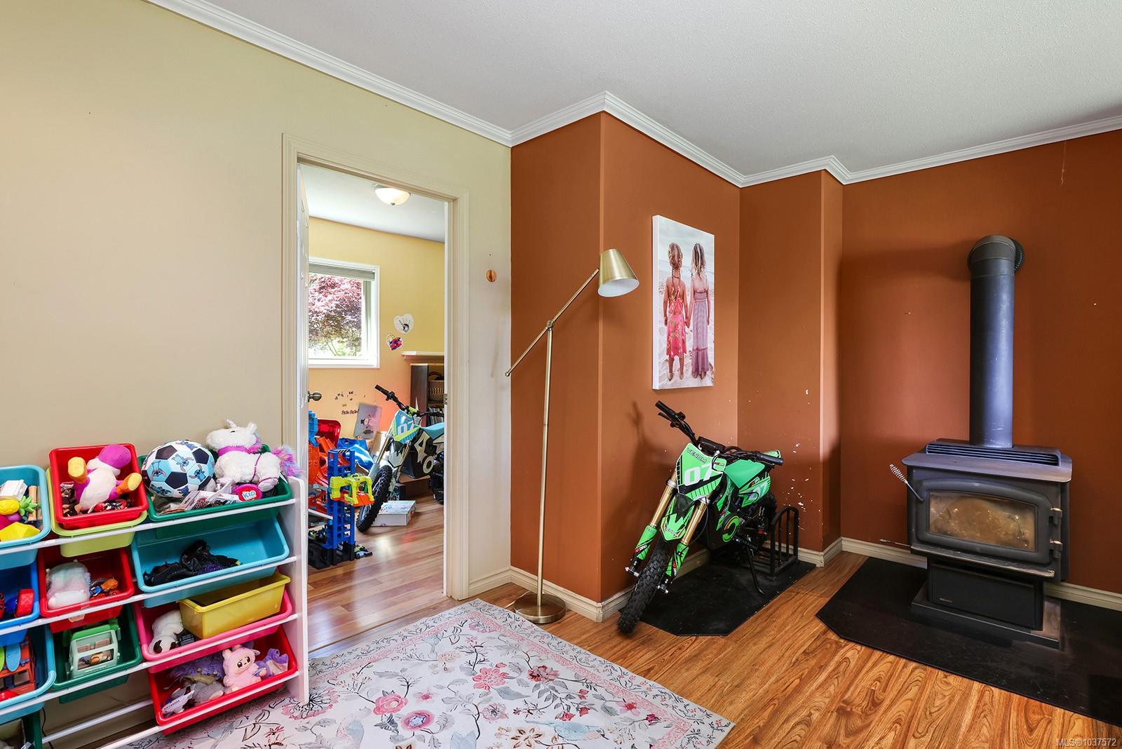 8045 Harmony Cres